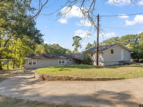 2nd image of 3013 E Lake Dr