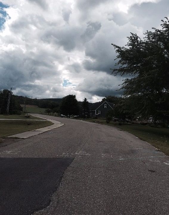 2nd image of 22 Quarry Ln