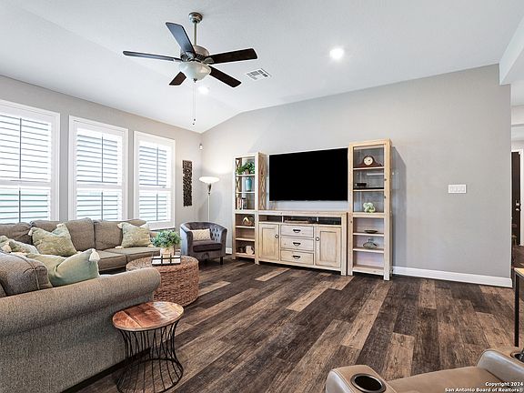 5th image of 2330 VERONA WAY