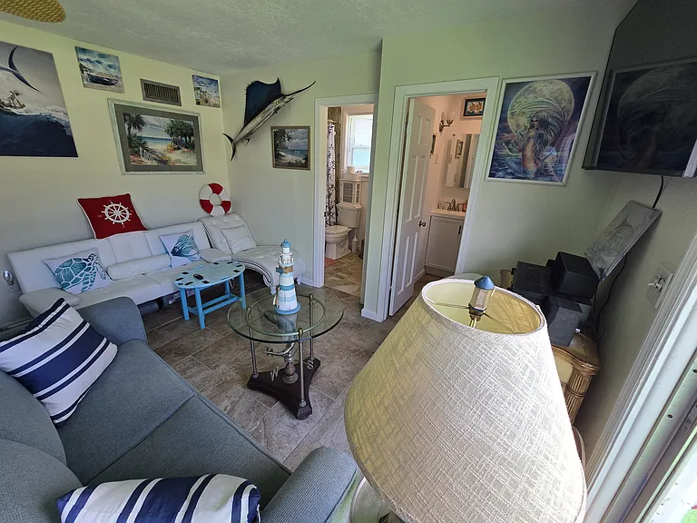125 Sherwood Ave — Photo 9