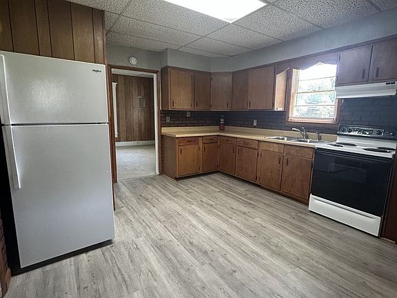 3rd image of 2811 N Michigan St