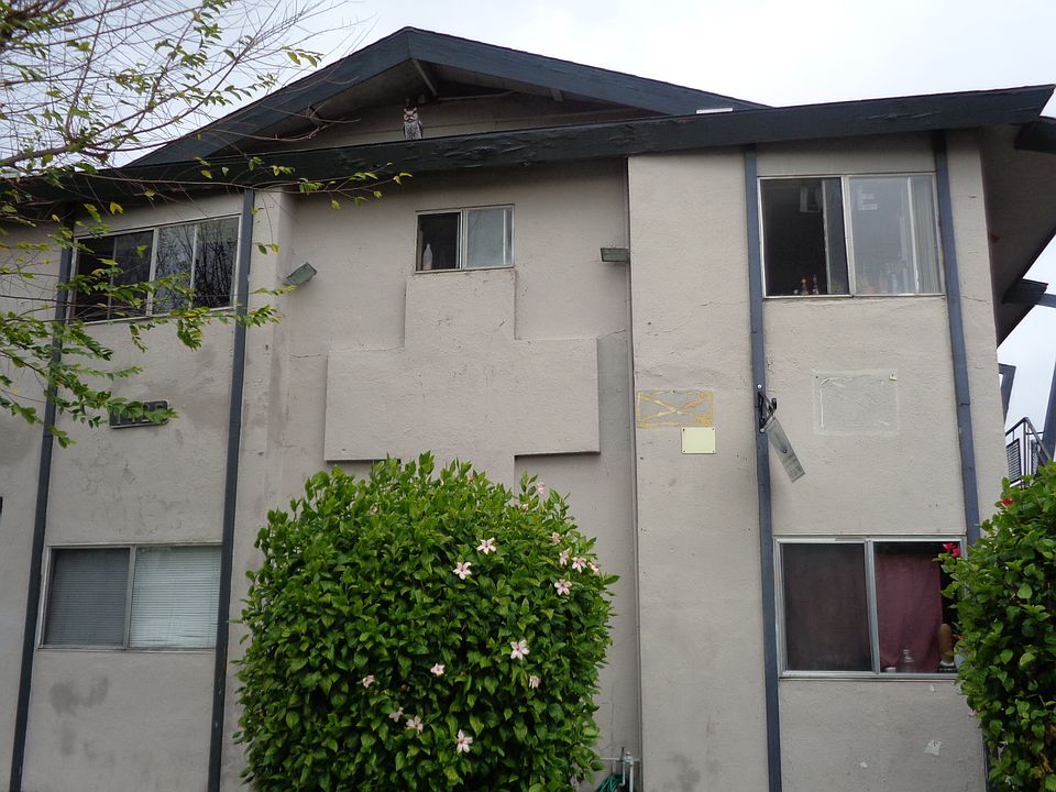 1st image of 1425 W 227th St