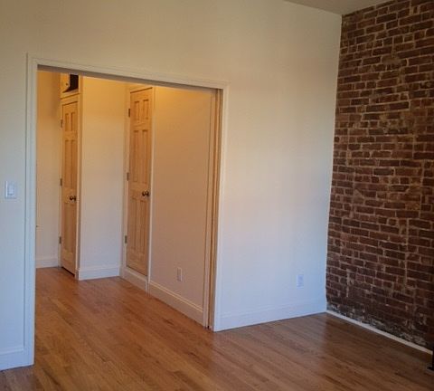 3rd image of 523 Hudson St APT 5RS