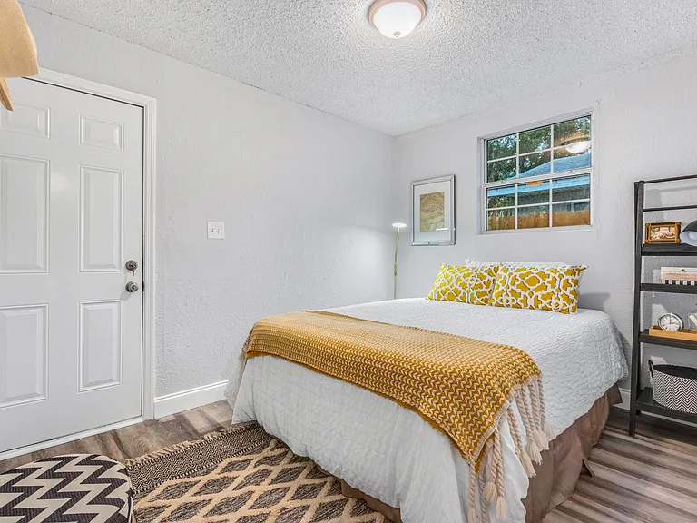 346 Dudley St — Photo 11