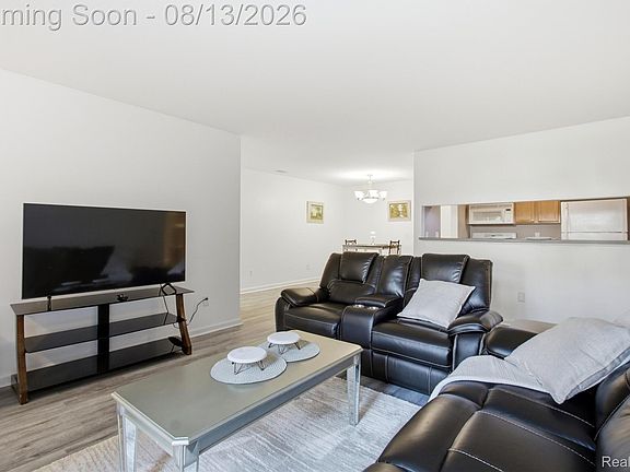 5th image of 20656 Dunham Rd #18