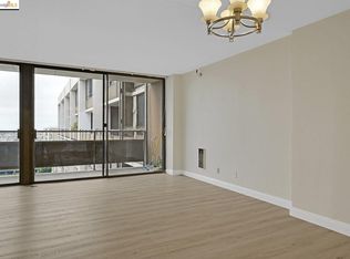 801 Franklin St APT 1418, Oakland, CA 94607