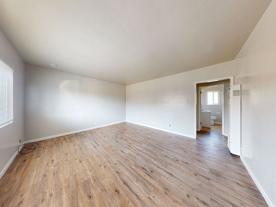 1st image of 22815 Grand St APT 17