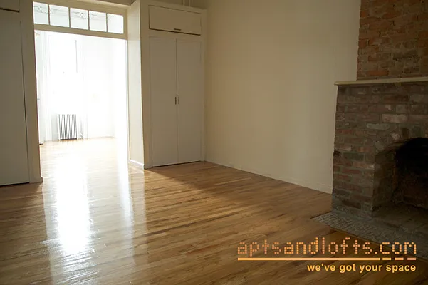 Rented by aptsandlofts.com | media 5
