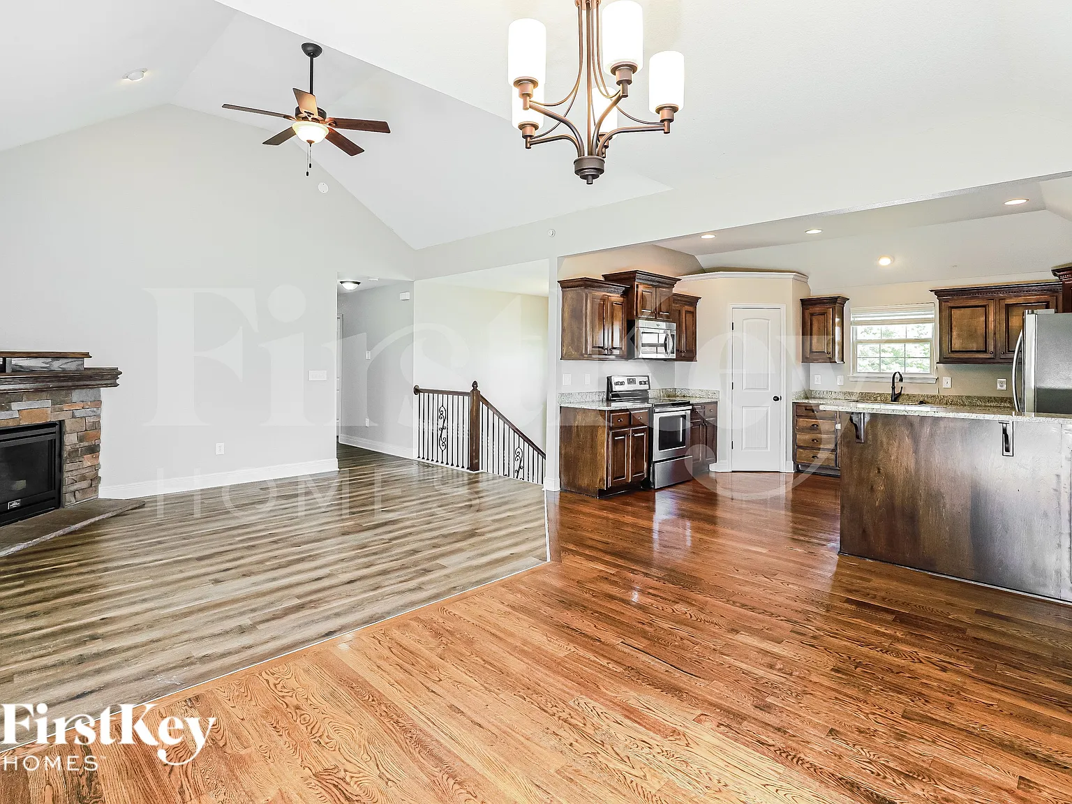 4 bed, 3.0 bath, 2039 sqft, $2,665 — Photo 4
