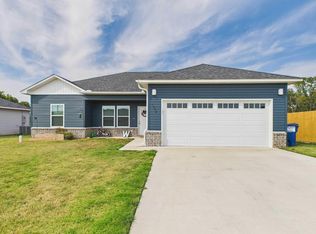 1077 Ozark Ave, Mountain Home, AR 72653