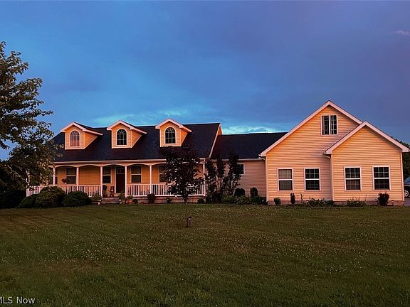 2nd image of 1960 Dietz Ln