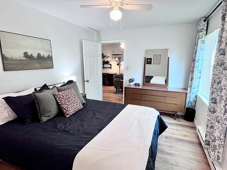 810 S Baltimore St — Photo 20