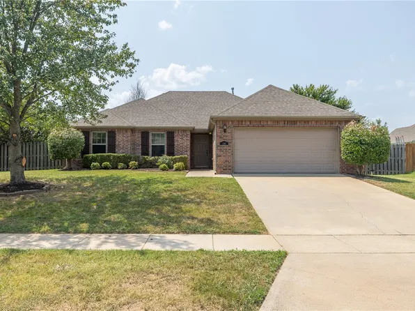 1541 N Corsica Dr, Fayetteville, AR 72704