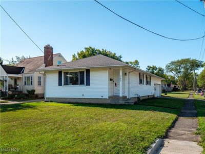 703 E Broad St, Elyria, OH, 44035