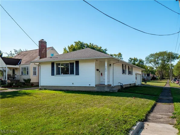 703 E Broad St, Elyria, OH 44035