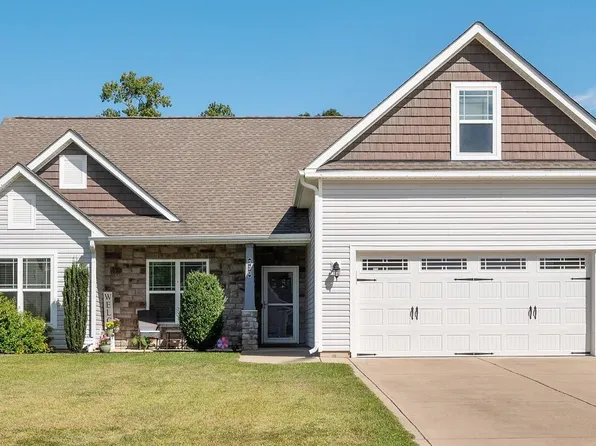 330 Avery Pond Dr, Fuquay Varina, NC 27526