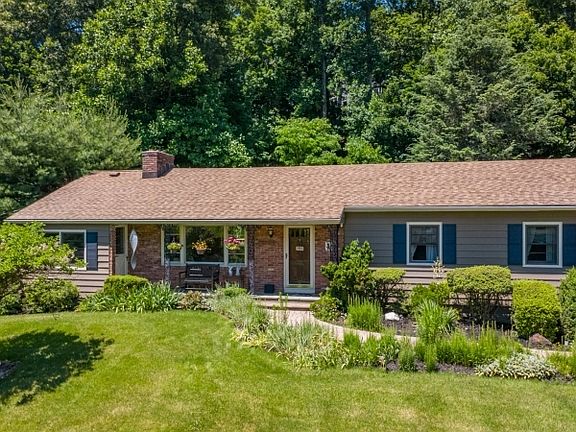 2nd image of 36 Leamoor Dr