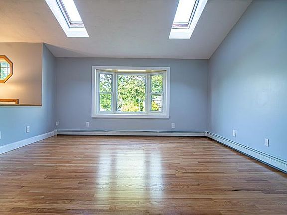 3rd image of 17 Allison Ct