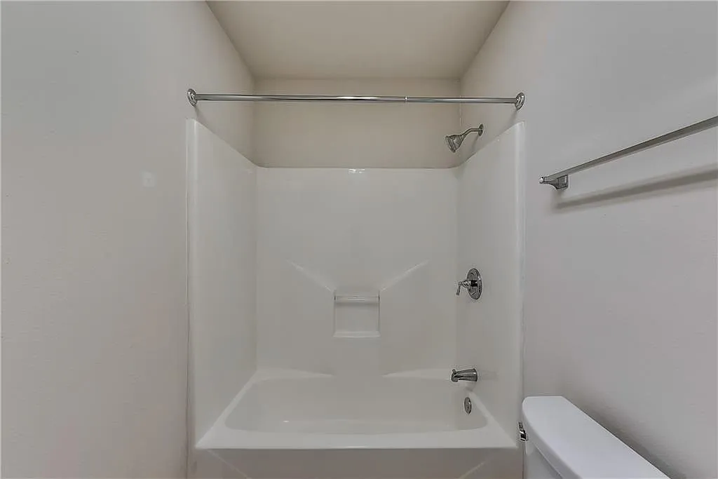 4 bed, 1505 sqft, $2,500 — Photo 3