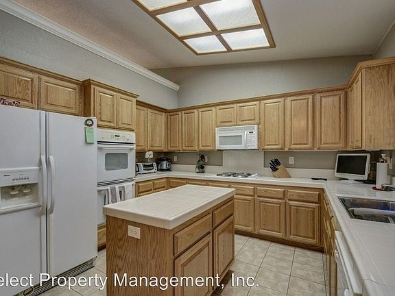 4th image of 1965 Bradley Estates Dr