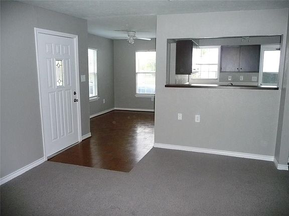 4th image of 1126 Overhill Dr
