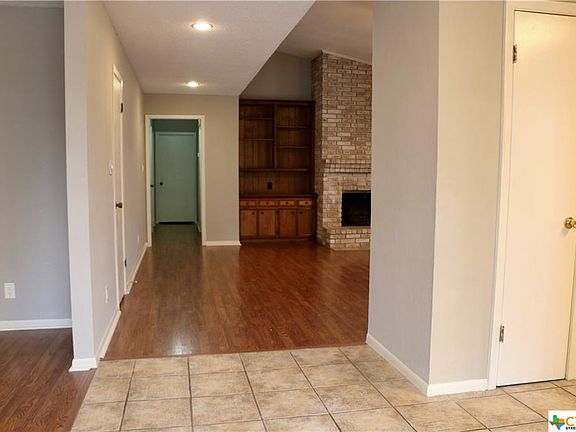 3rd image of 310 Laguna Dr