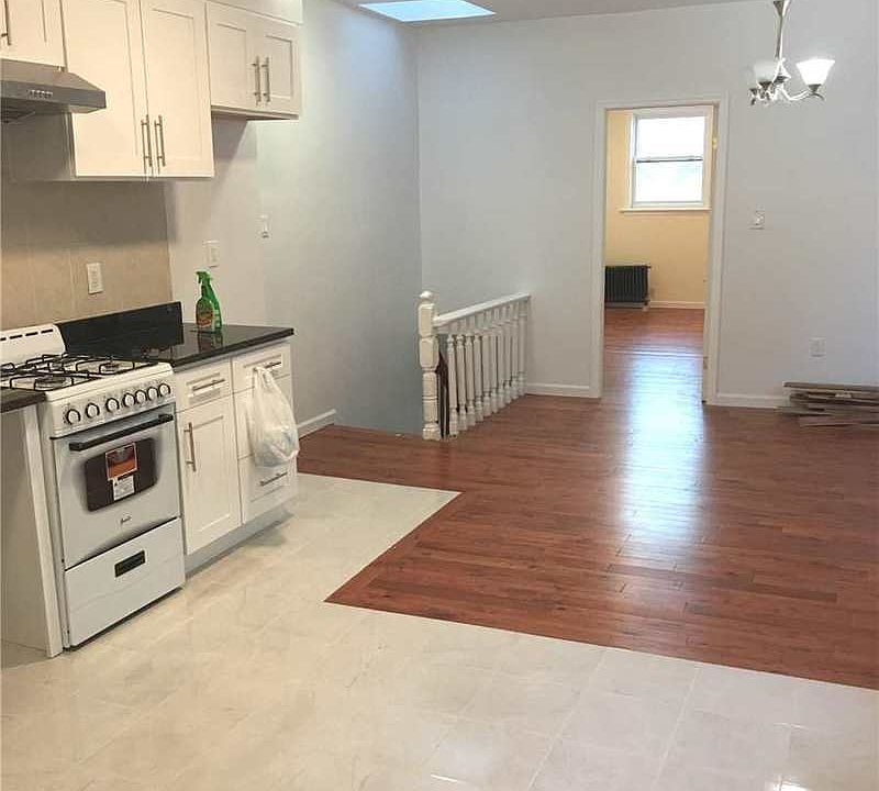 1st image of 3117 Linden Pl #2