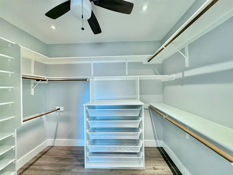 1212 Leah Ln — Photo 11