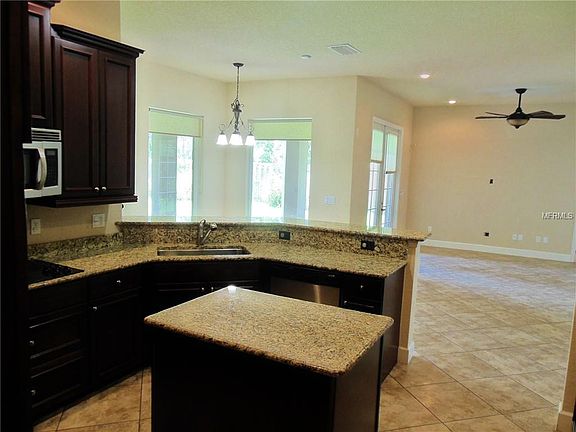 5th image of 3850 Shoreview Dr