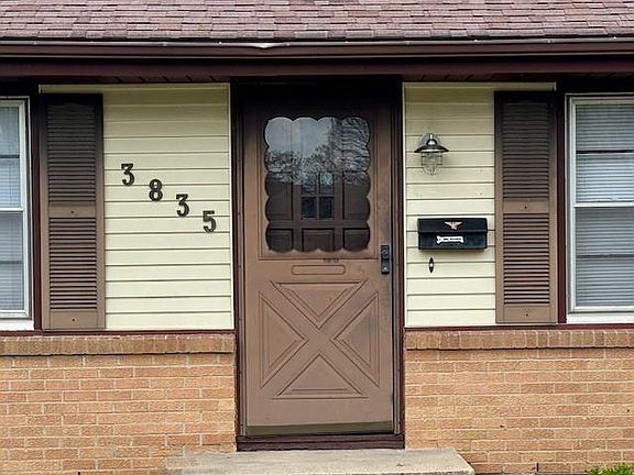 4th image of 3835 N Denver Ave