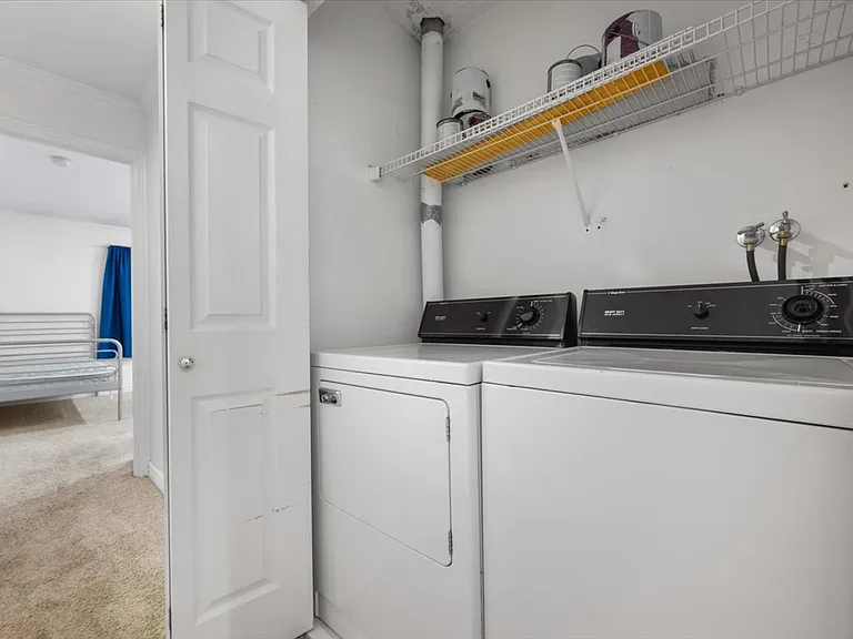 1525 N Riverside Ave #38 — Photo 18
