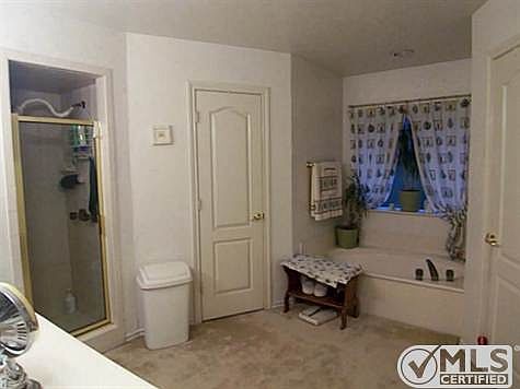 5th image of 504 Leatherwood Ln