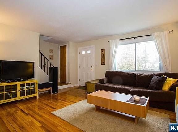3rd image of 36 Morningside Ave