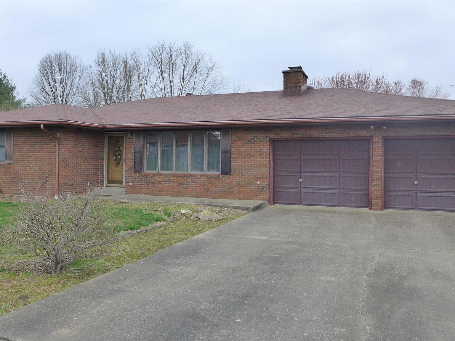 102 Oak St, Huntingburg, IN 47542 Zillow