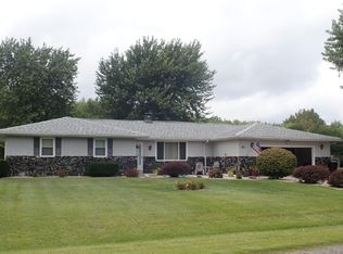 40 Devine Dr, Riverton, IL 62561