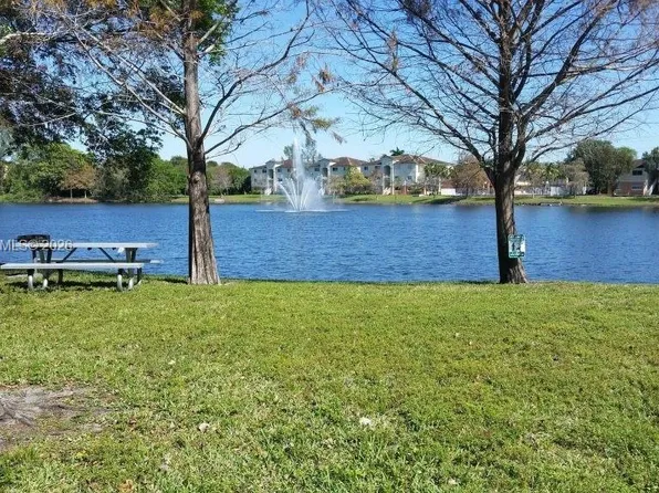 3700 N 56th Ave APT 1036, Hollywood, FL 33021