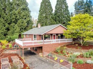 1010 SW Red Hills Dr, Dundee, OR 97115