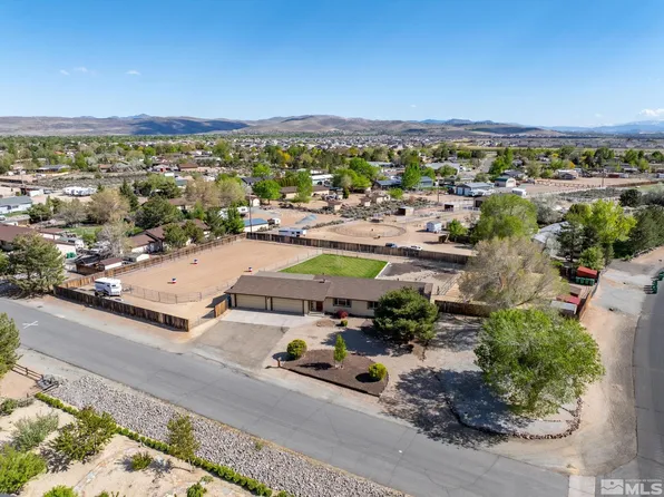 20 Leo Dr, Sparks, NV 89441