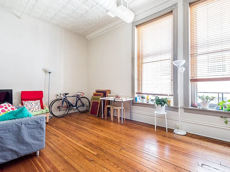 121 W Broad St — Photo 8