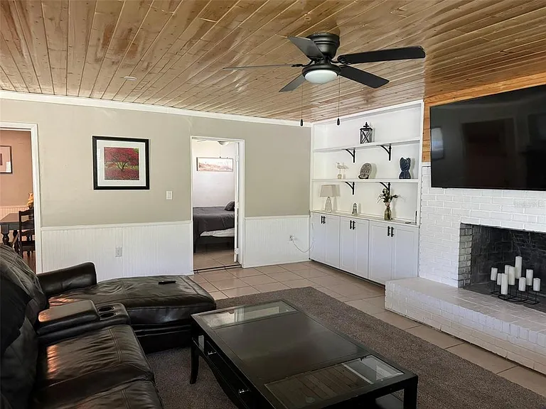 2811 Poinciana Ct — Photo 7