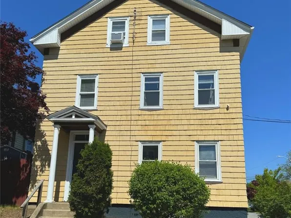 884 River Ave, Providence, RI 02908