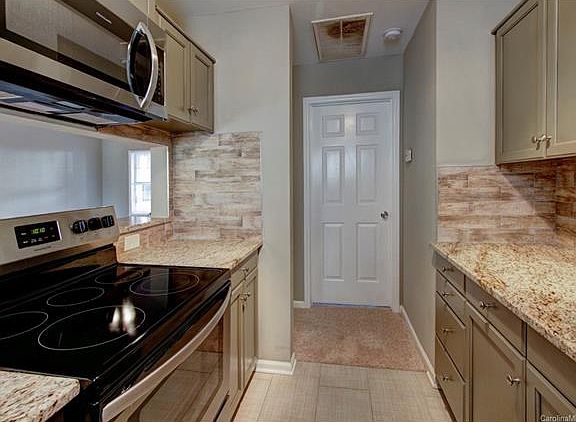4th image of 6342 Richfield Ln
