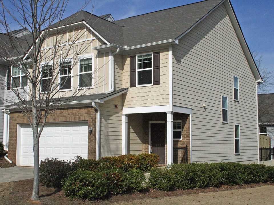 1st image of 555 Hillside Trl