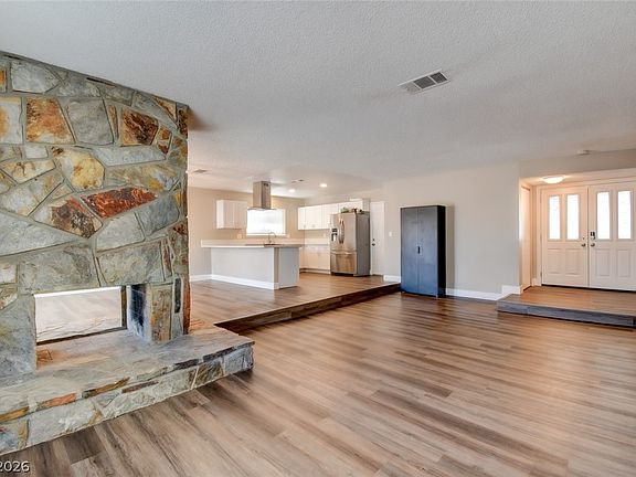 5th image of 4368 Roanridge Ave