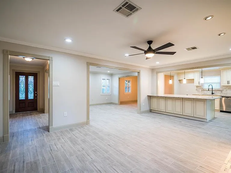 5046 Yarwell Dr — Photo 15