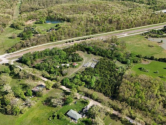 5th image of 2654 N Mapleshade Rd