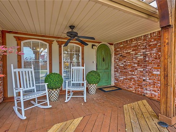 3rd image of 2732 Northampton Pl