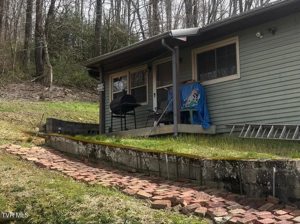 227 Fir St, Appalachia, VA 24216