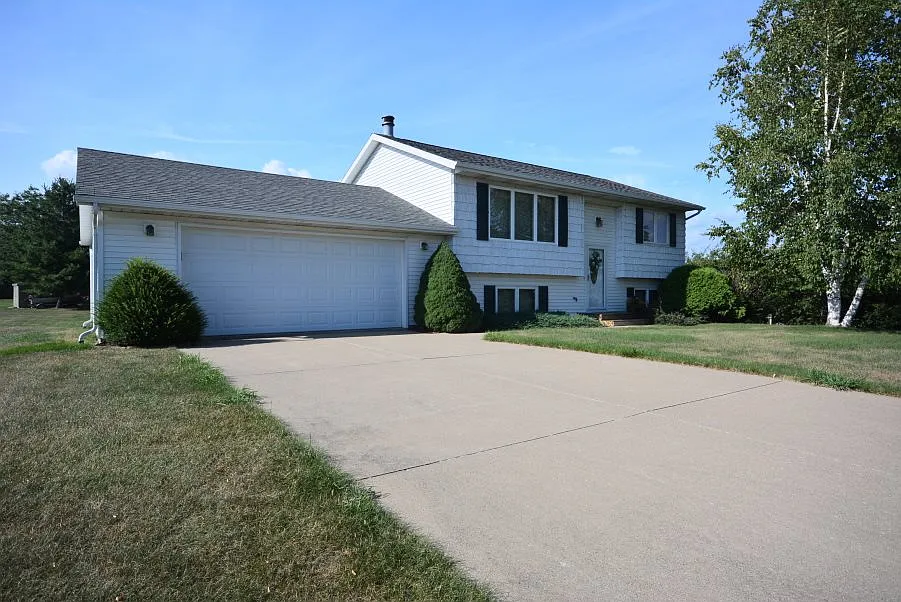 7458 Norfolk Dr photo 1