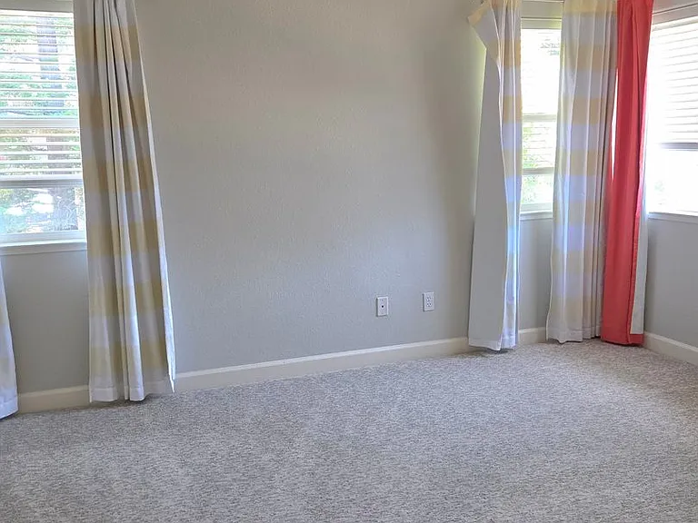206 Murcia Ct — Photo 27
